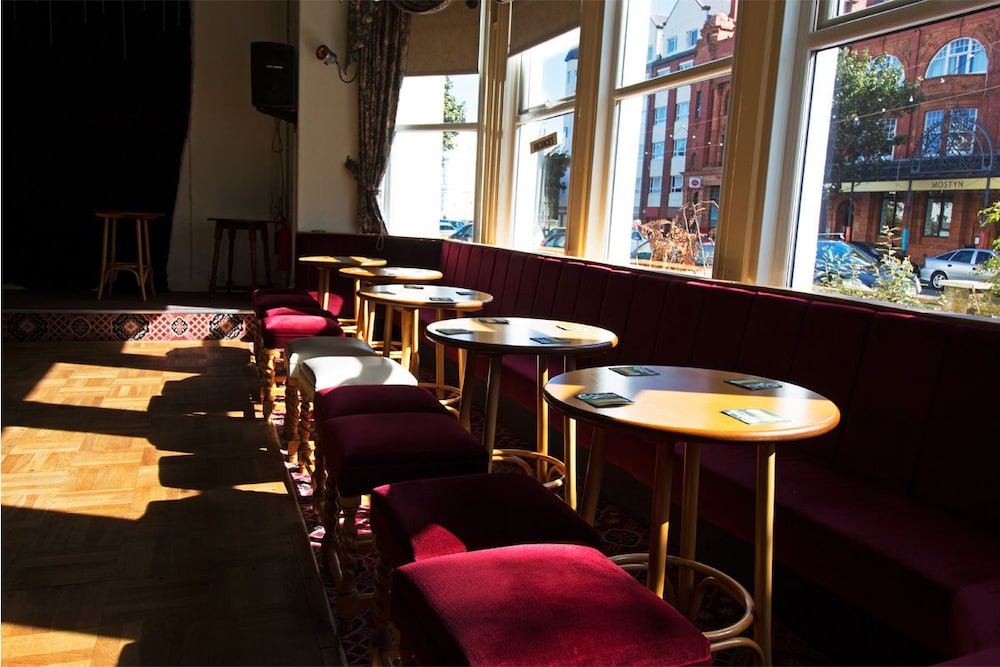 Evans Hotel 27/37
