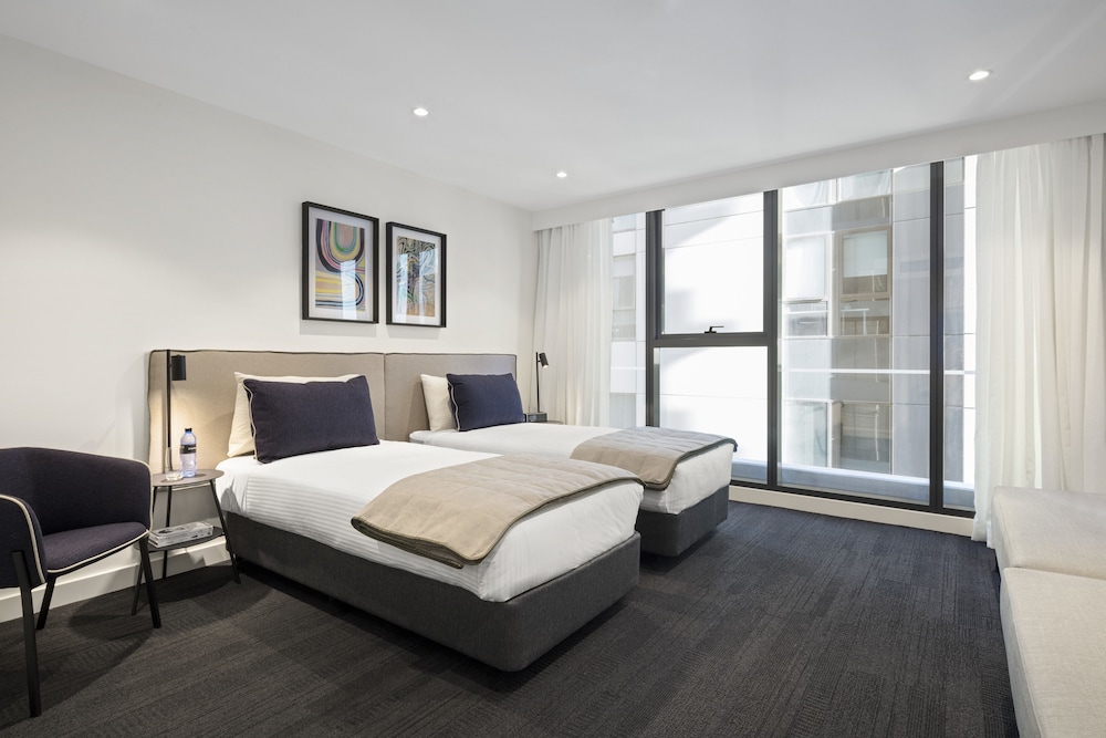 EXECUTIVE, STUDIO, APARTMENT