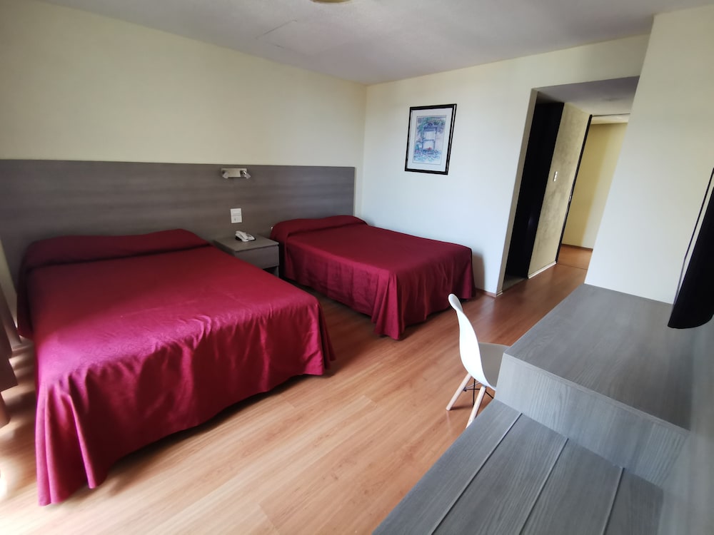 STANDARD, 2 DOUBLE BEDS