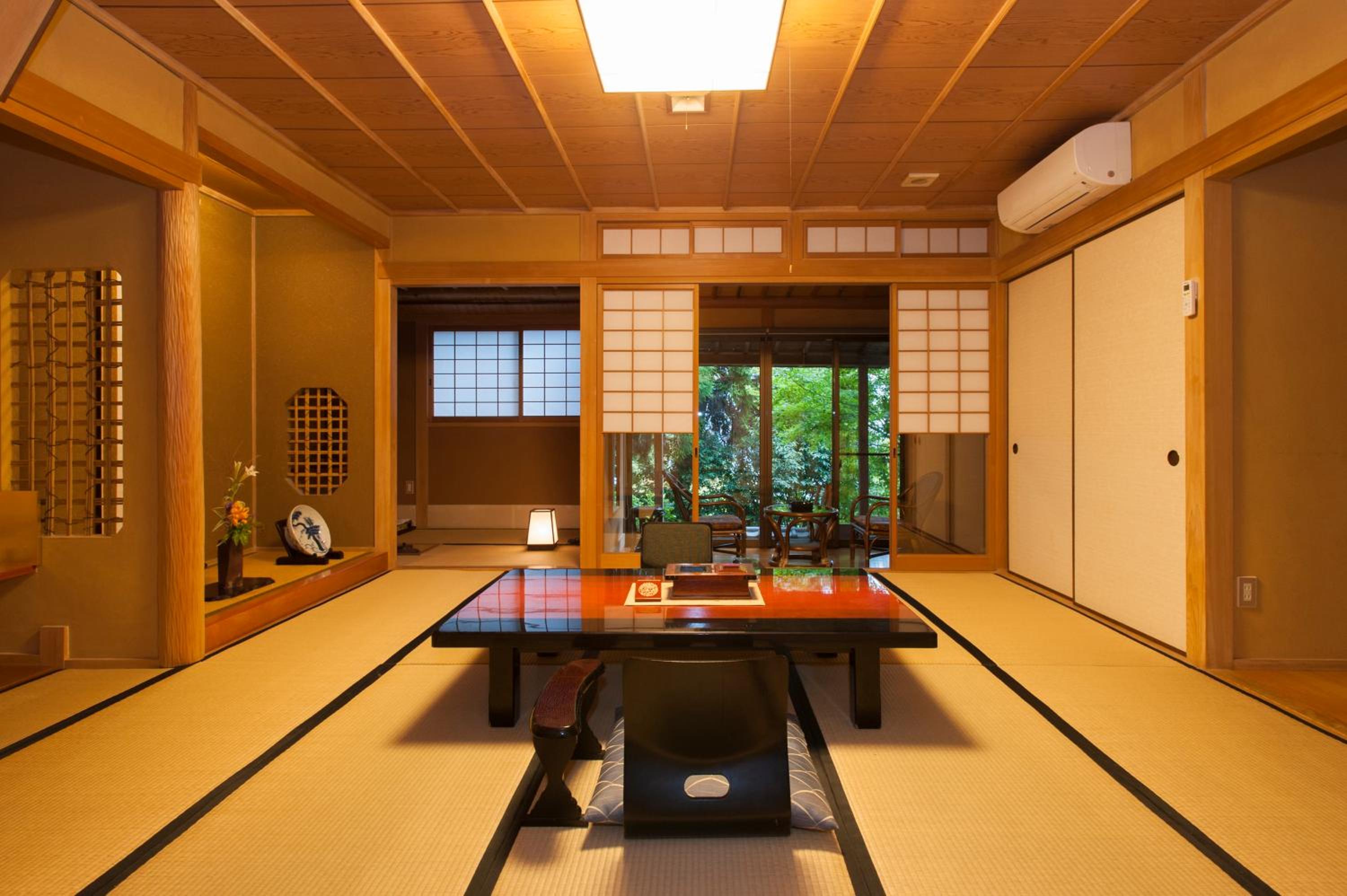 Beppu Showaen 40/44