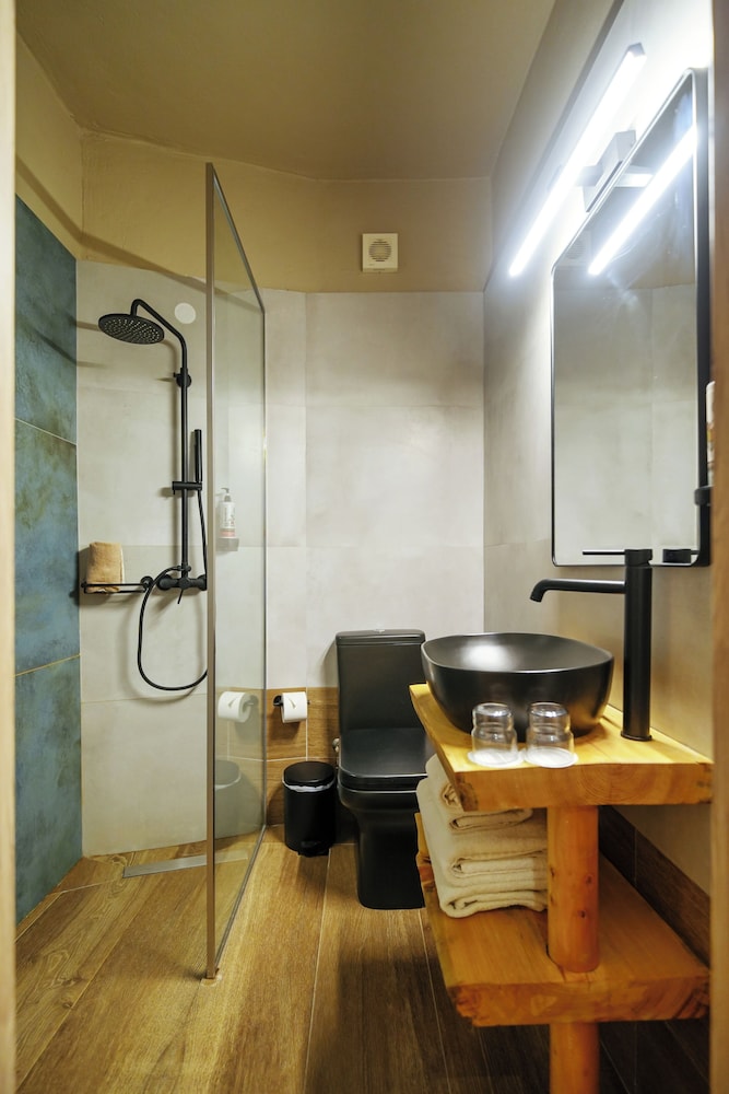 Asana Hotel 28/29