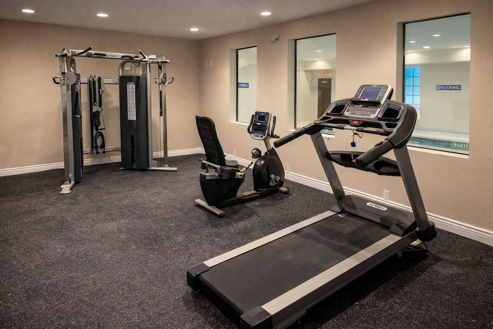 Days Inn & Suites by Wyndham Greater Tomball 40/61