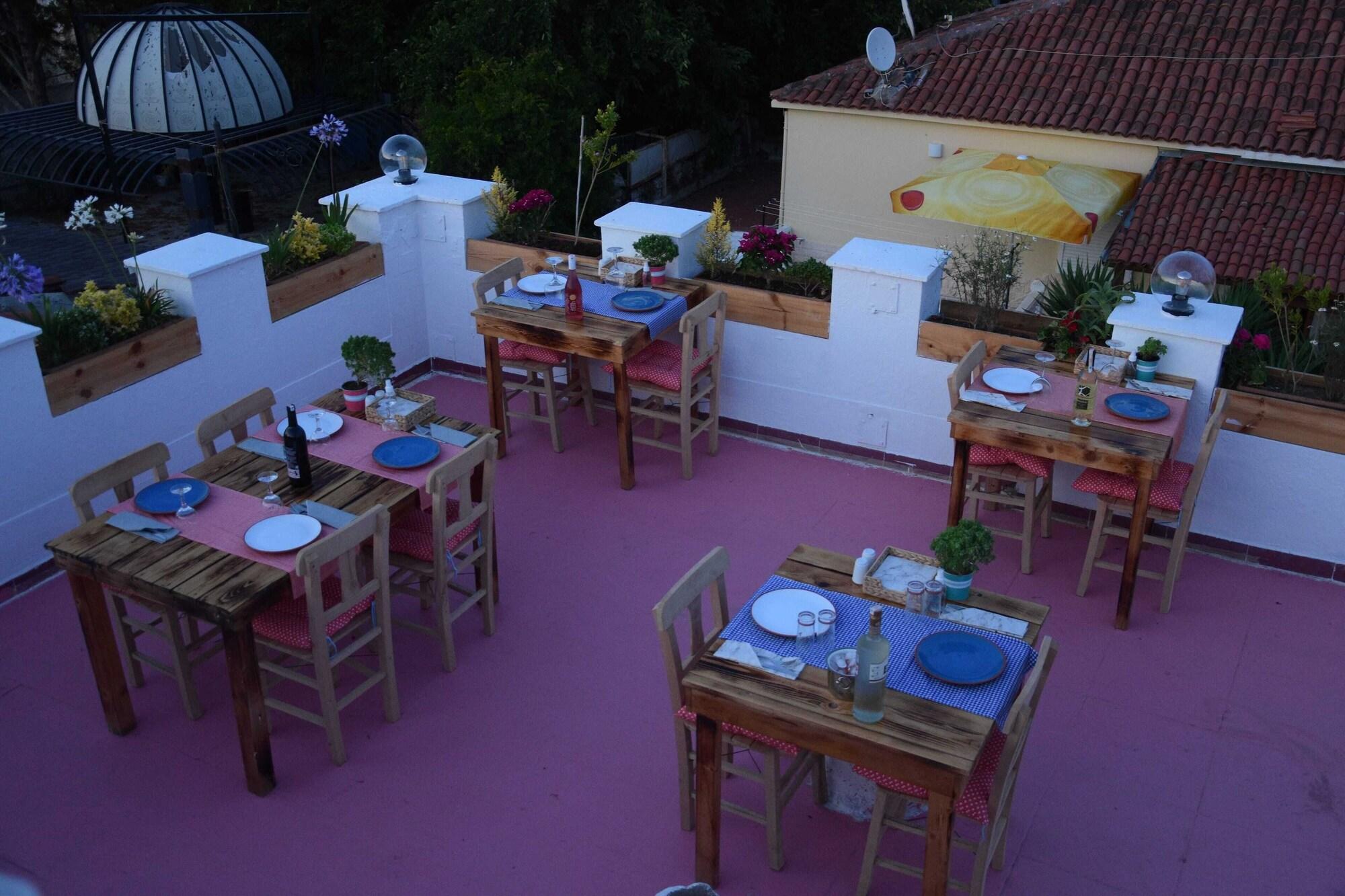 Woodstock Alacati 37/50