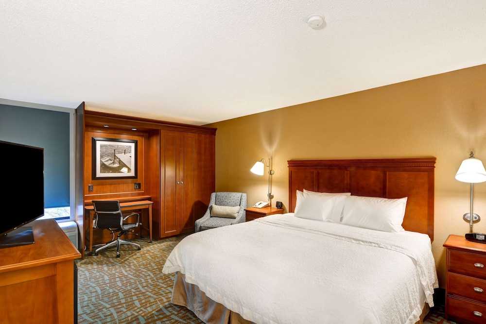 Hampton Inn Hendersonville 12/55