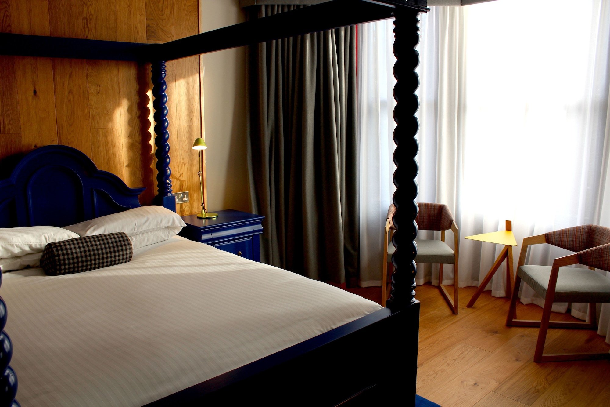 SUPERIOR, DOUBLE BED