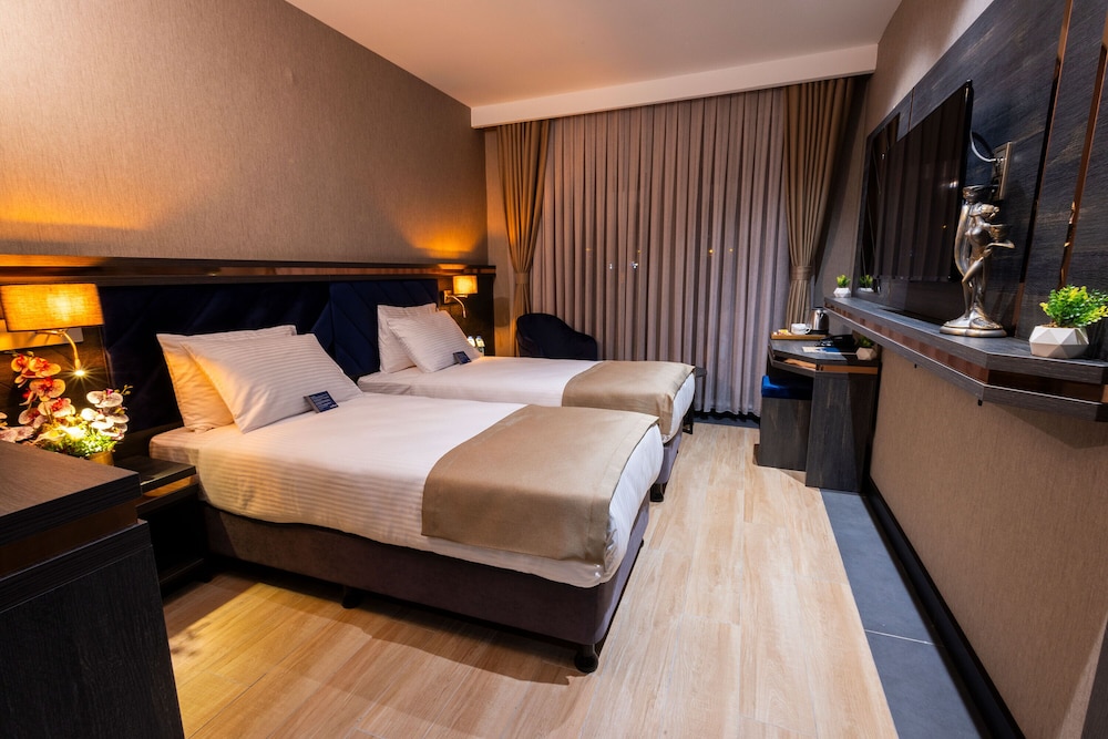 Westdoor Hotel 17/50