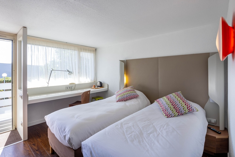 STANDARD, TWIN BEDS