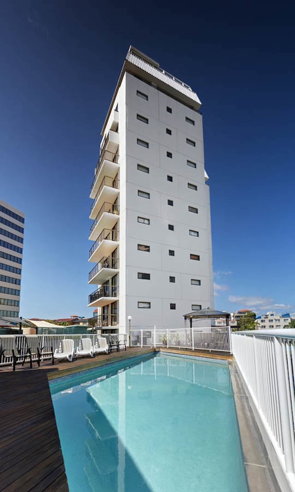 Langley Park Apartments 4/66