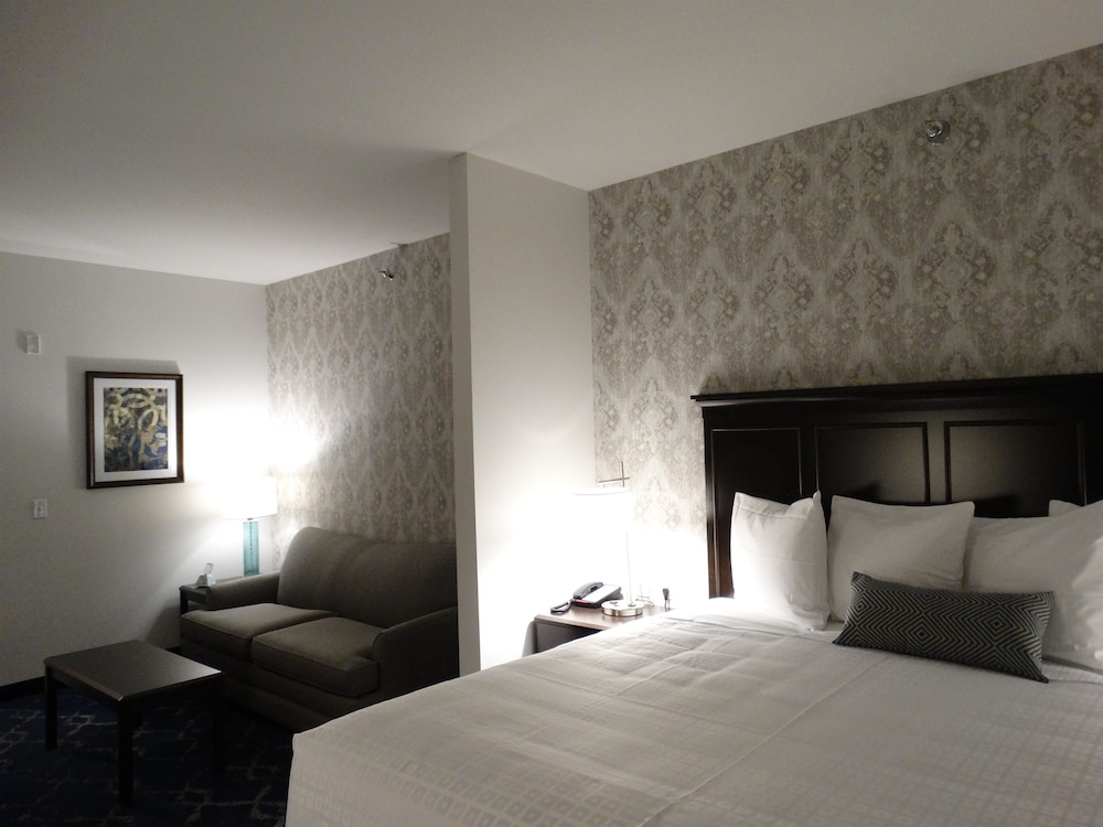 Best Western Plus New Richmond Inn & Suites 15/40