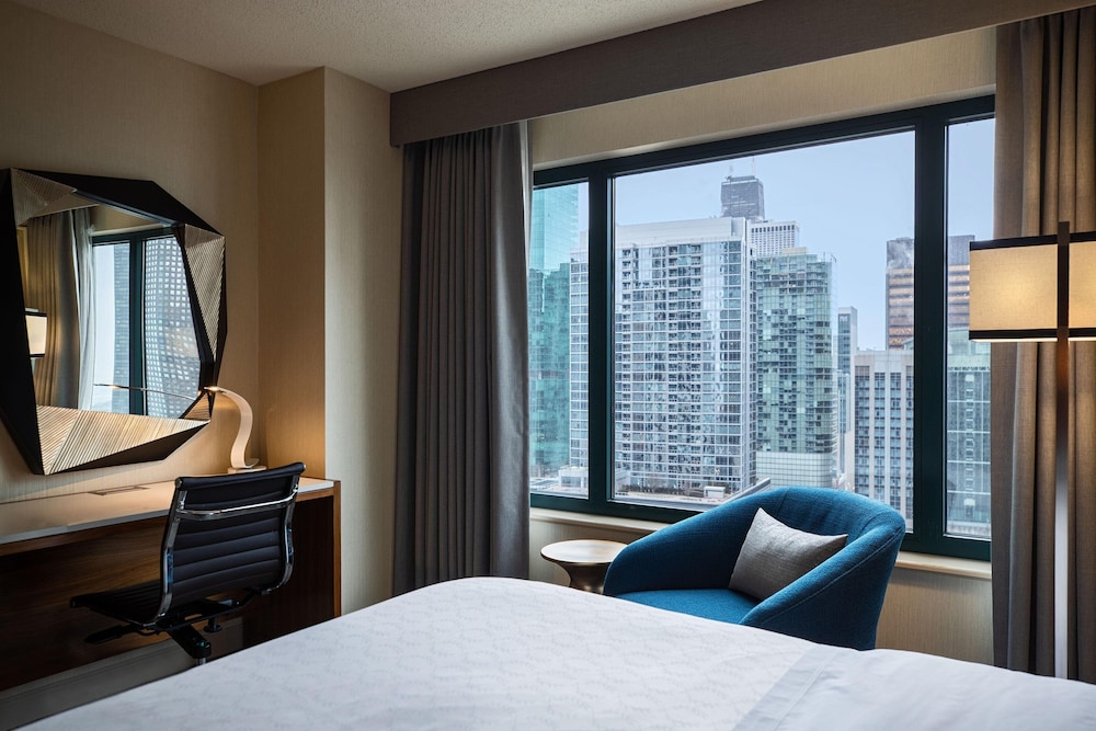 Sheraton Grand Chicago Riverwalk 24/62