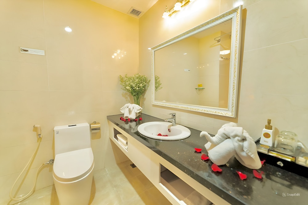 Tuyet Son Hotel 66/68