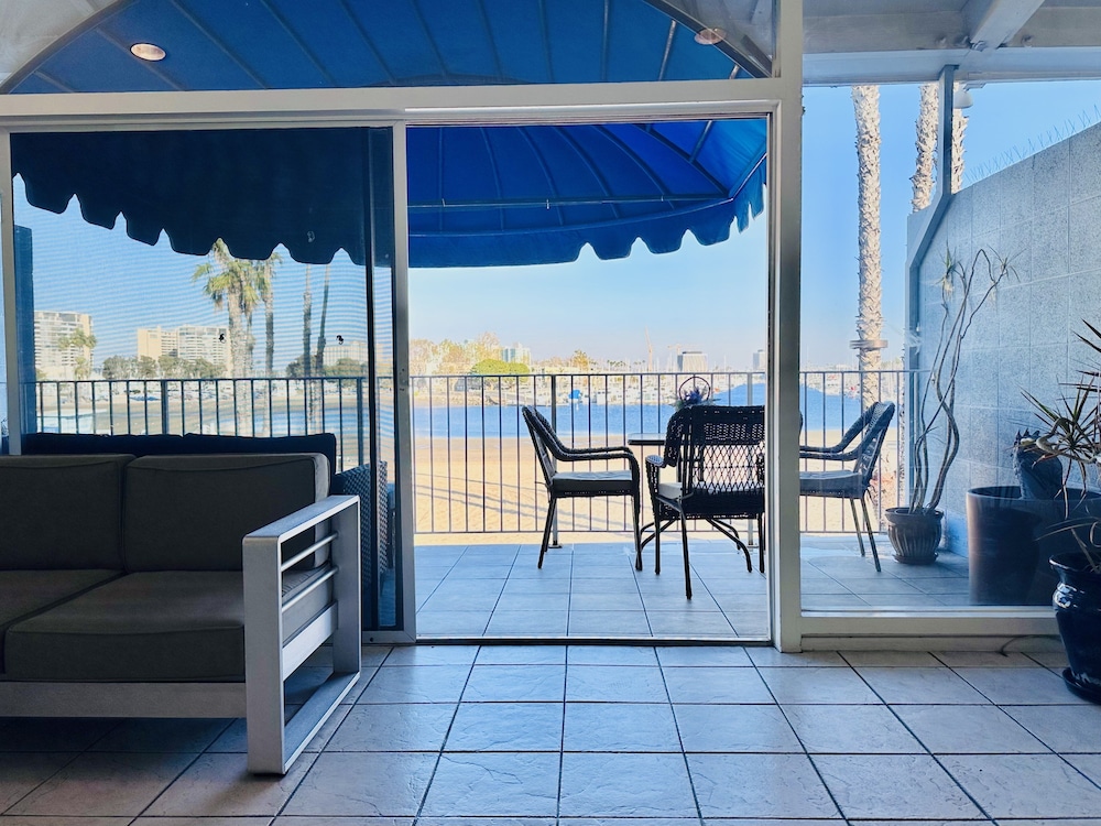 Foghorn Harbor Inn 35/55