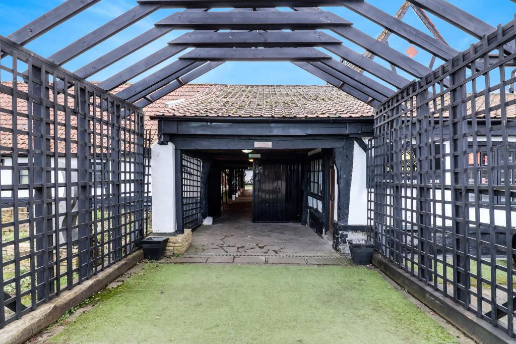 OYO Tudor Oaks Lodge Stevenage North 28/29