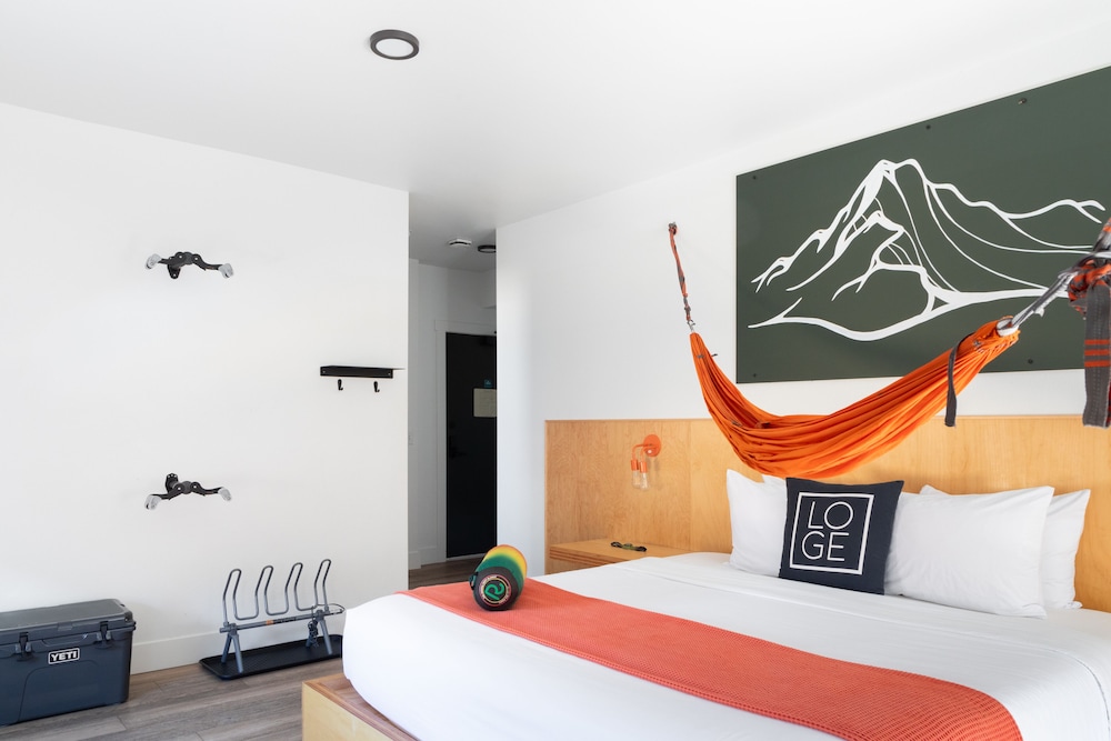 LOGE Leavenworth Downtown 14/50