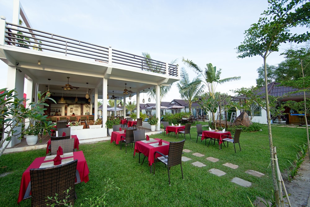 Sea Breeze Resort 36/50