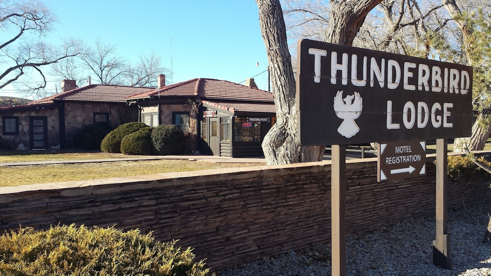 Thunderbird Lodge 46/48