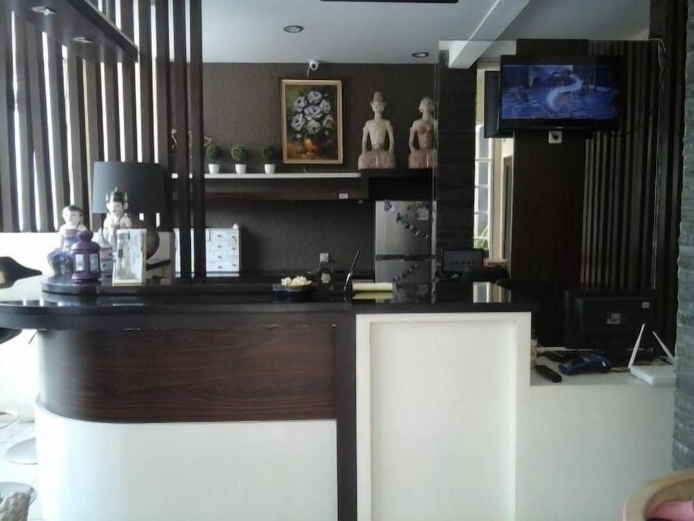 Griya Nendra Hotel 6/50