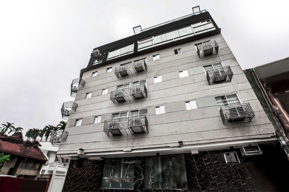 OYO 675 Circuit Hostel 2/50