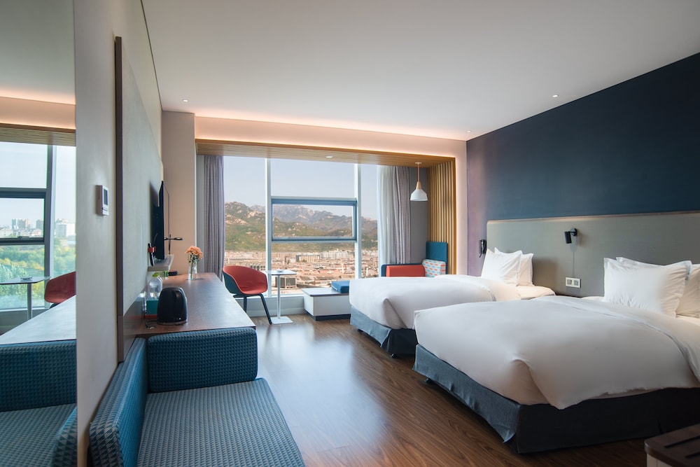 Holiday Inn Express Taian City Center 10/50