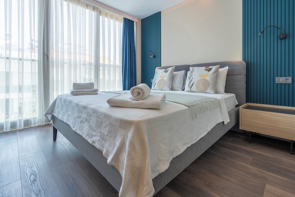 DoQu Suites&Hotel 9/28