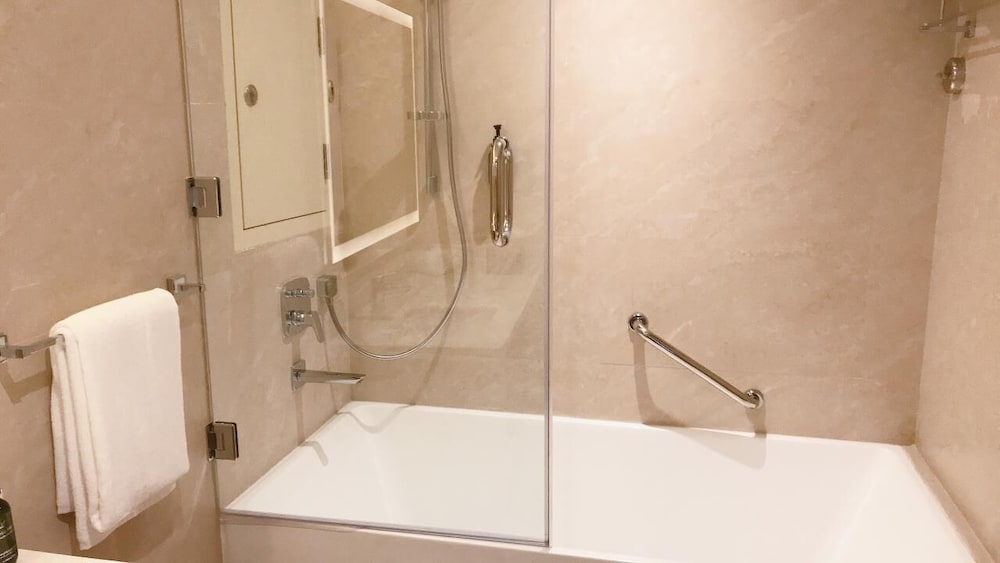 1 BEDROOM, PREMIUM, APARTMENT, BALCONY