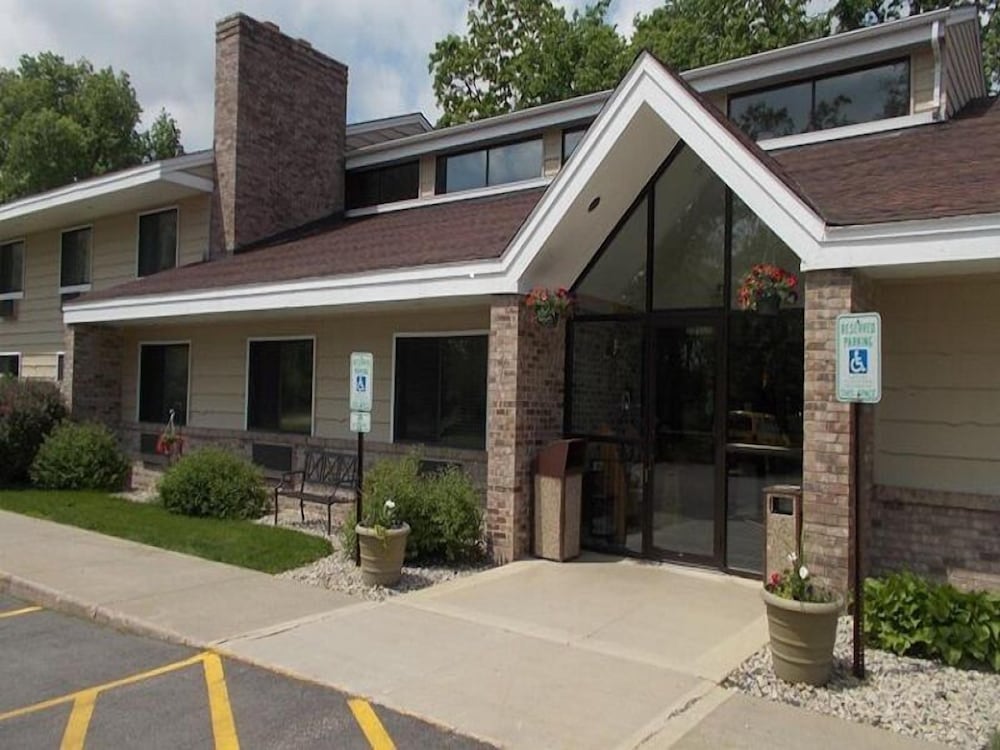 Boarders Inn & Suites Ripon 1/58