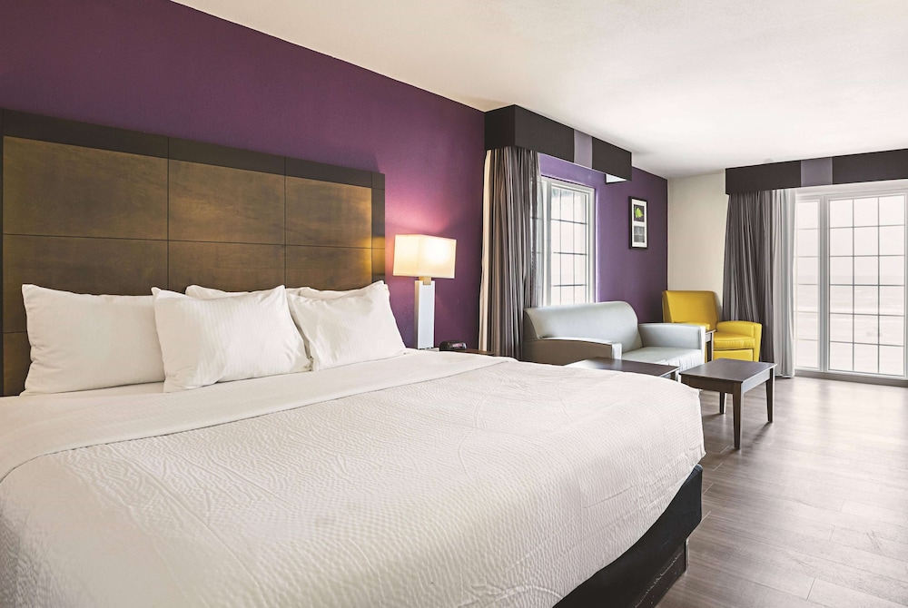 ROOM, KING BED, ACCESSIBLE