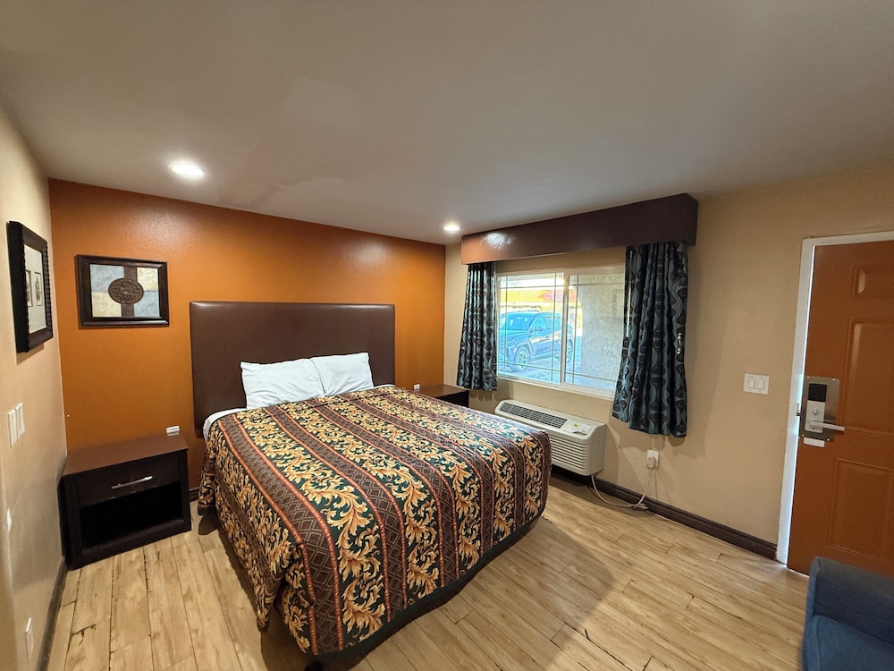 Rocky Inn Motel 11/44