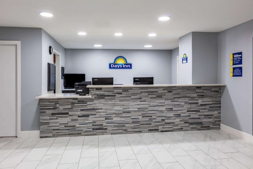 Days Inn By Wyndham Granbury 12/49