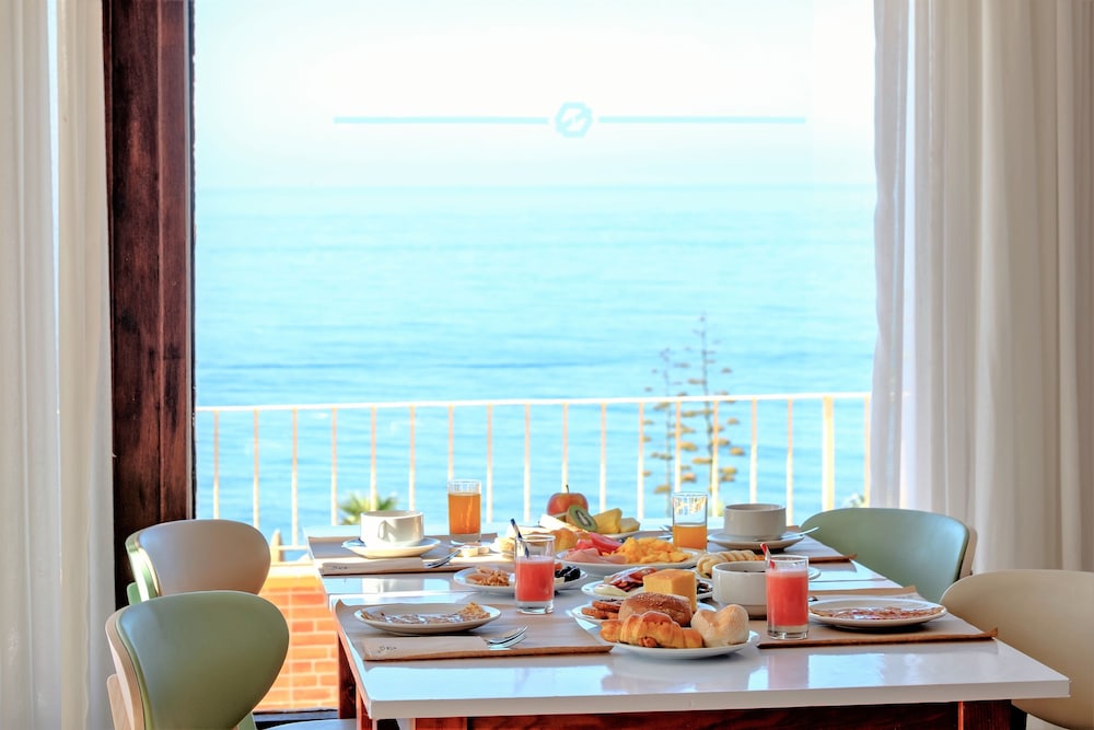 Auramar Beach Resort 56/67