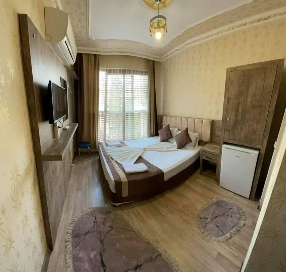 Ozgur Hotel 20/50