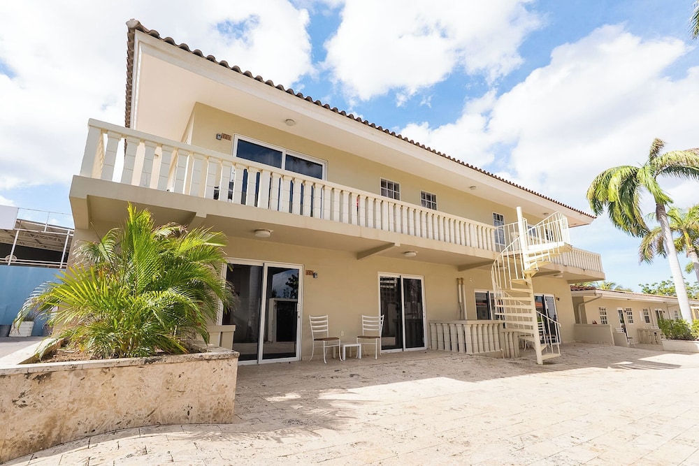 Delynne Boutique Hotel 4/50