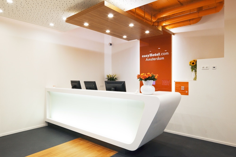 easyHotel Amsterdam City Centre 12/66