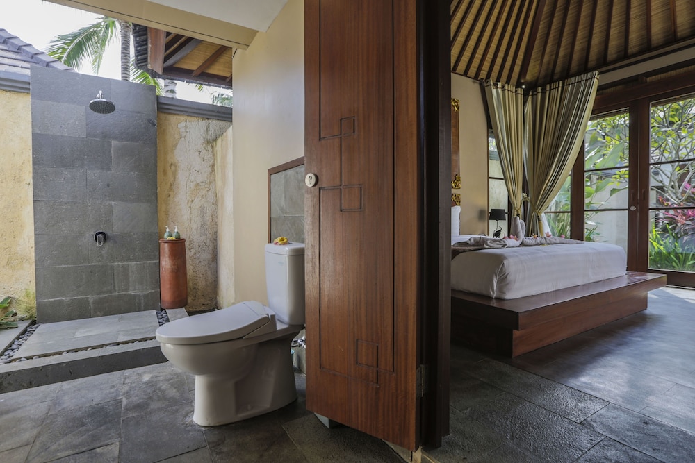 THE KAMPUNG UBUD VILLA 49/50
