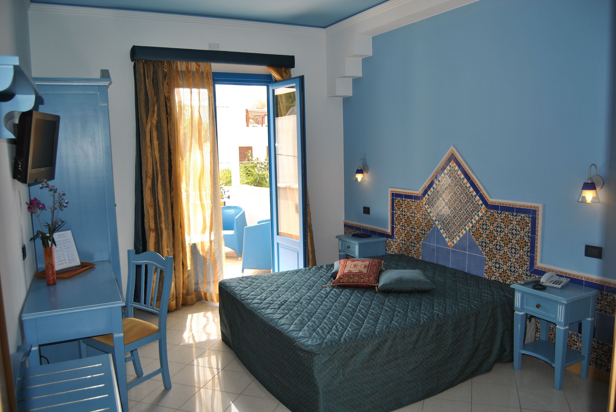 BASIC, DOUBLE BED