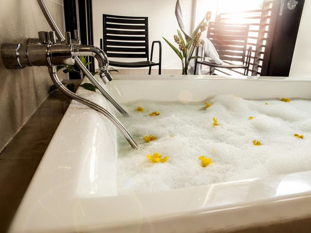 The Ranee Boutique Suites 8/74