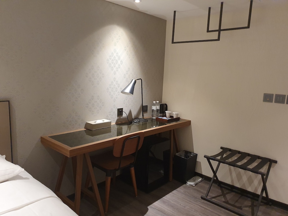 City Suites Taoyuan Station 38/50