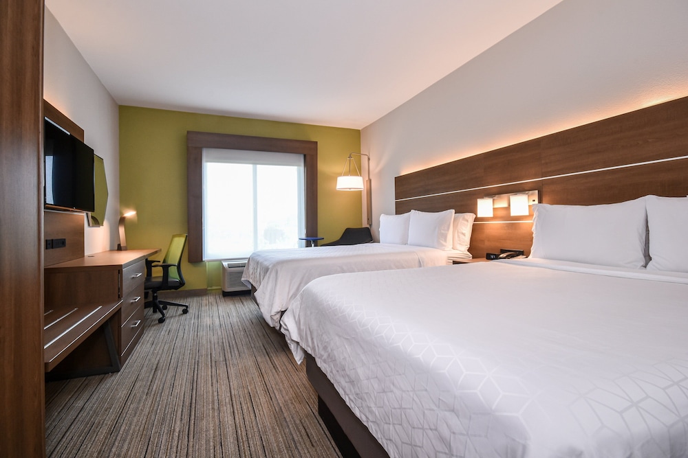 Holiday Inn Express Suites Charlotte Southeast Matthews 18/48