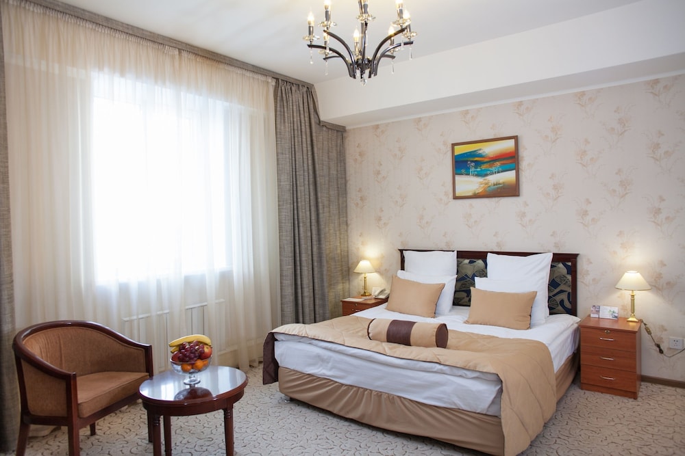 Golden Dragon Hotel 19/75