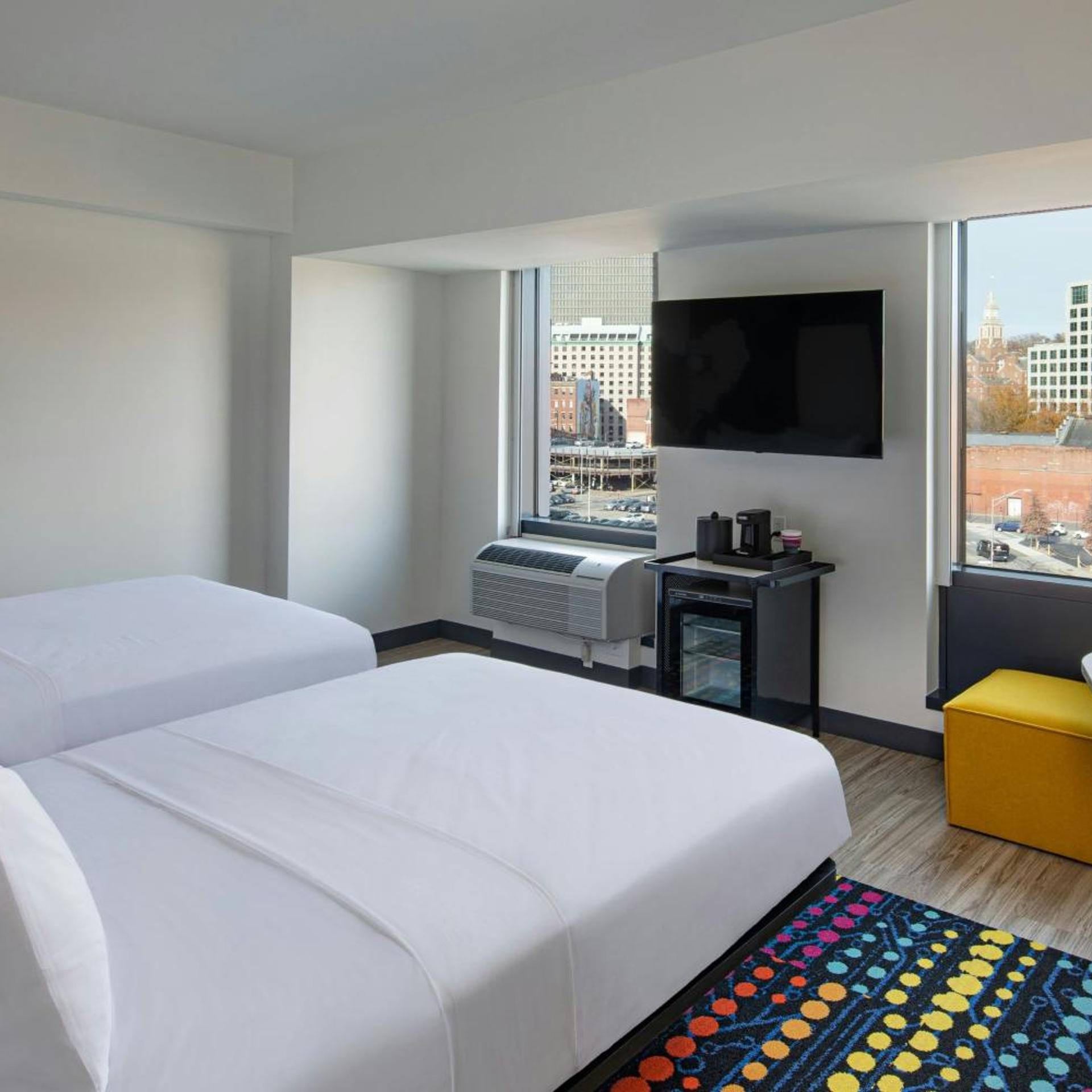 Aloft, Guest Room, 2 Queen Beds, City View