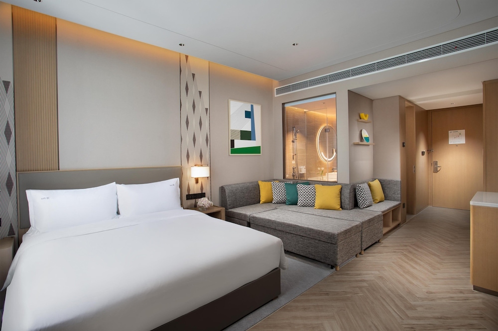 Holiday Inn Wuxi Central Station 11/56