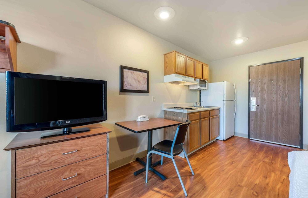 Extended Stay America Select Suites - Colorado Springs - Airport 29/38