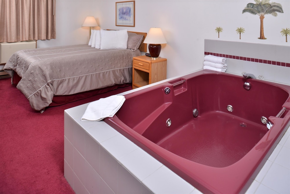 Sauk River Inn & Suites, a Travelodge by Wyndham 20/42