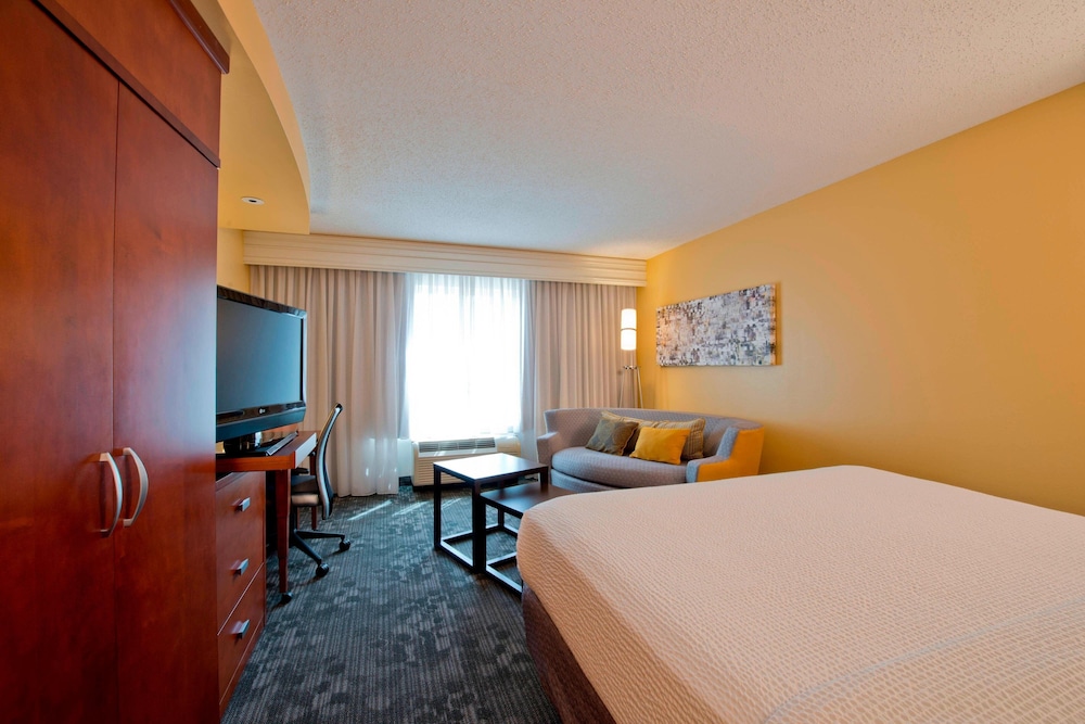 Courtyard by Marriott Jacksonville Flagler Center 13/43