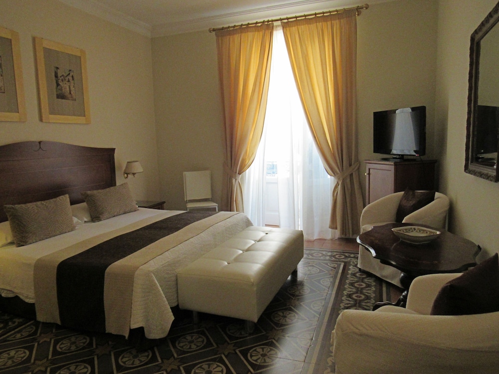 Akropolis Hotel 15/63