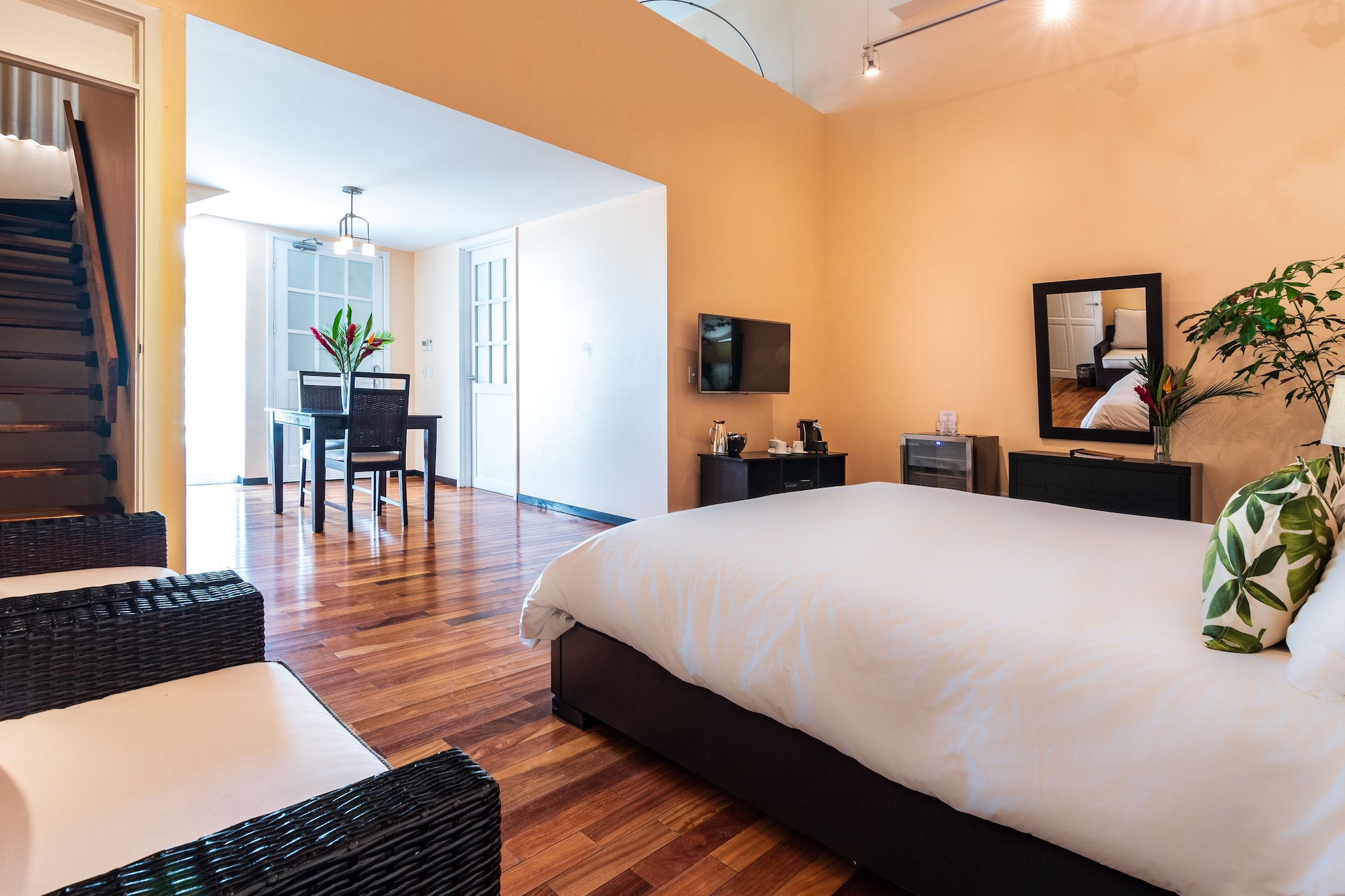 Loft, Suite, King Bed, Sofa