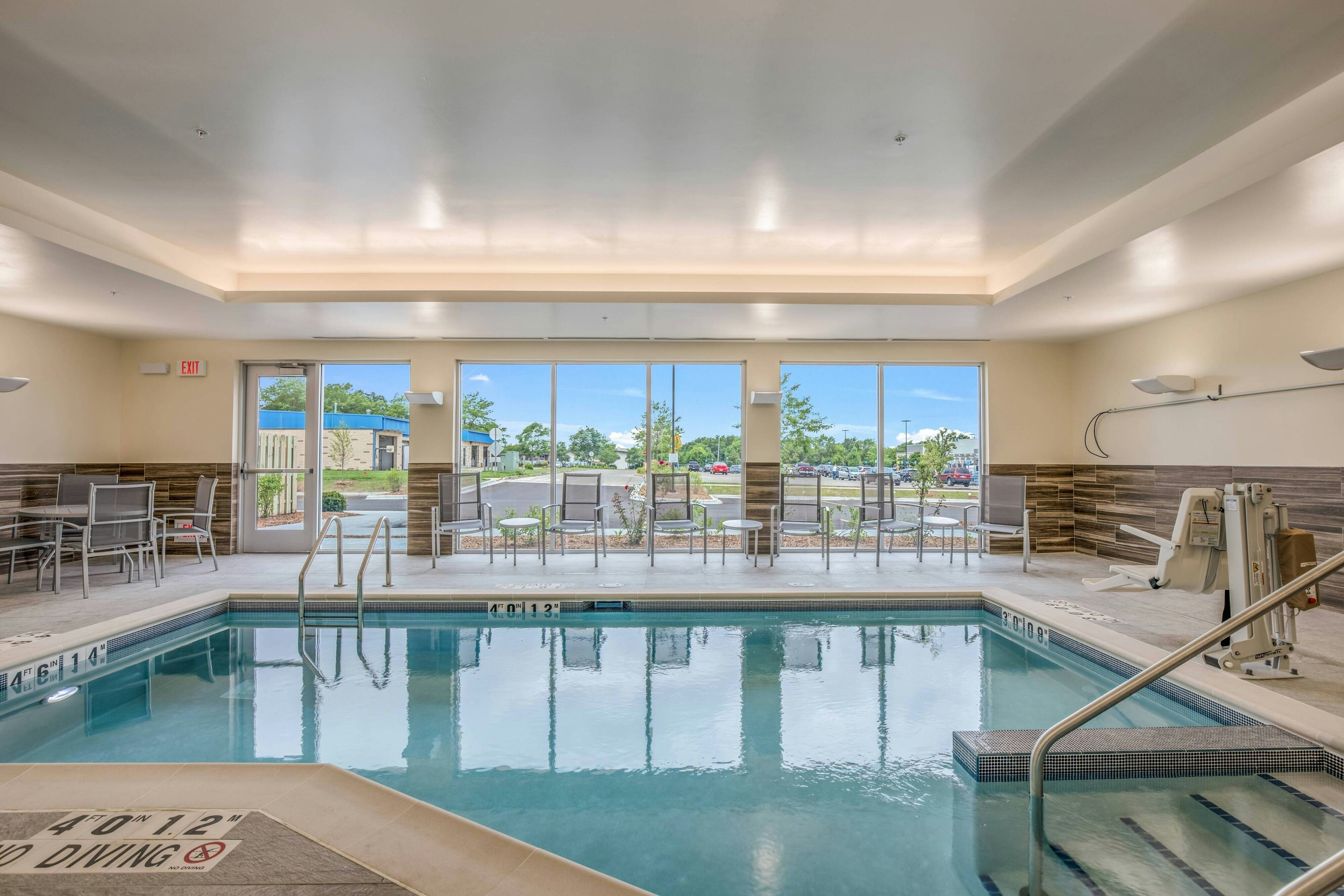 Fairfield Inn & Suites by Marriott Whitewater 18/38