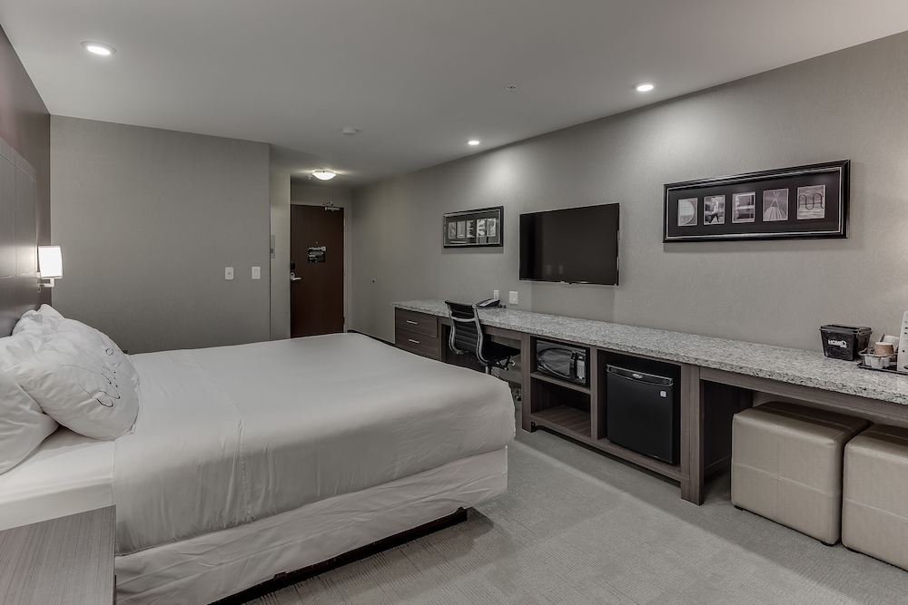 Home Inn Suites Saskatoon South 24/66