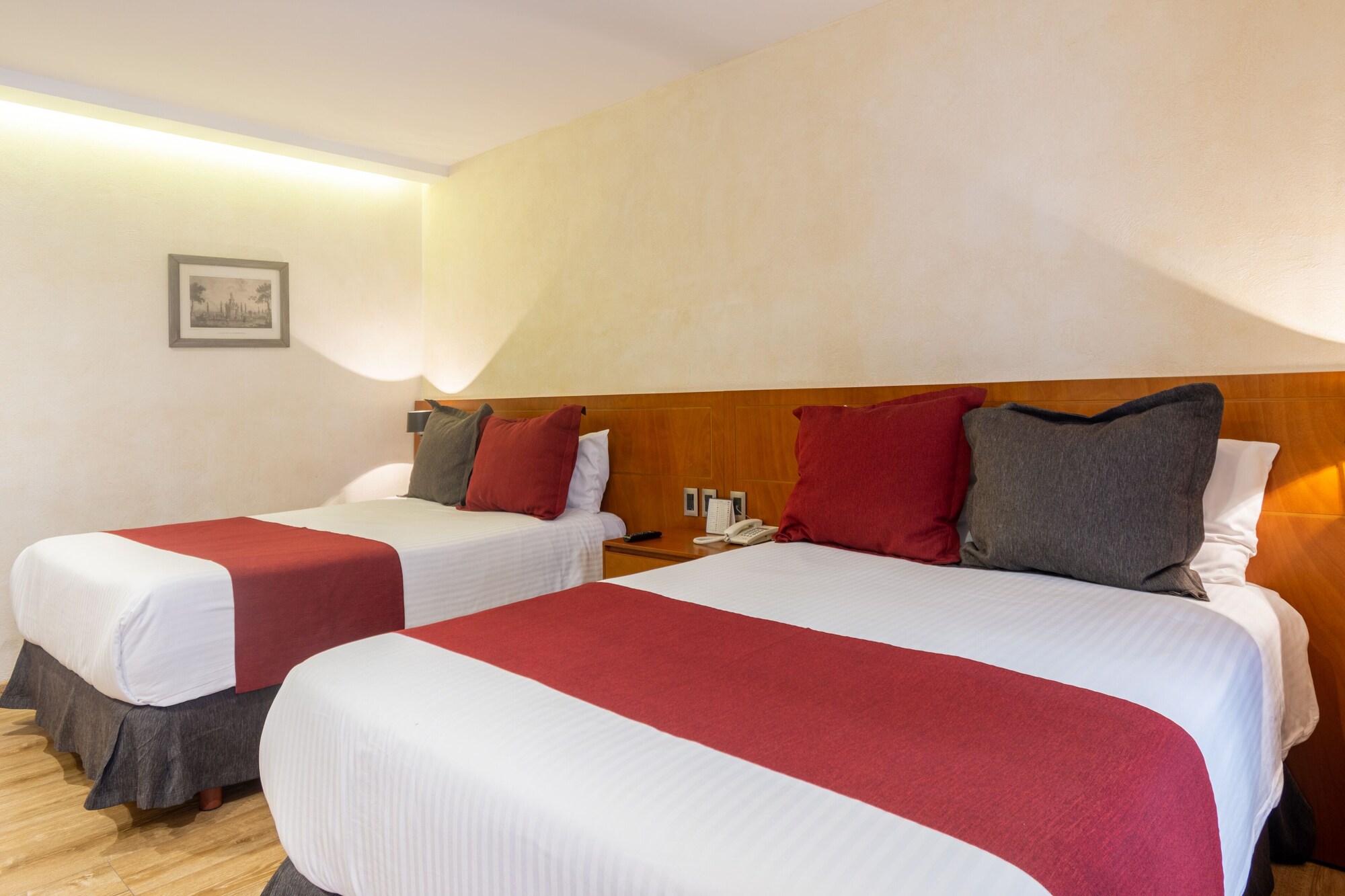 EXECUTIVE, 2 DOUBLE BEDS