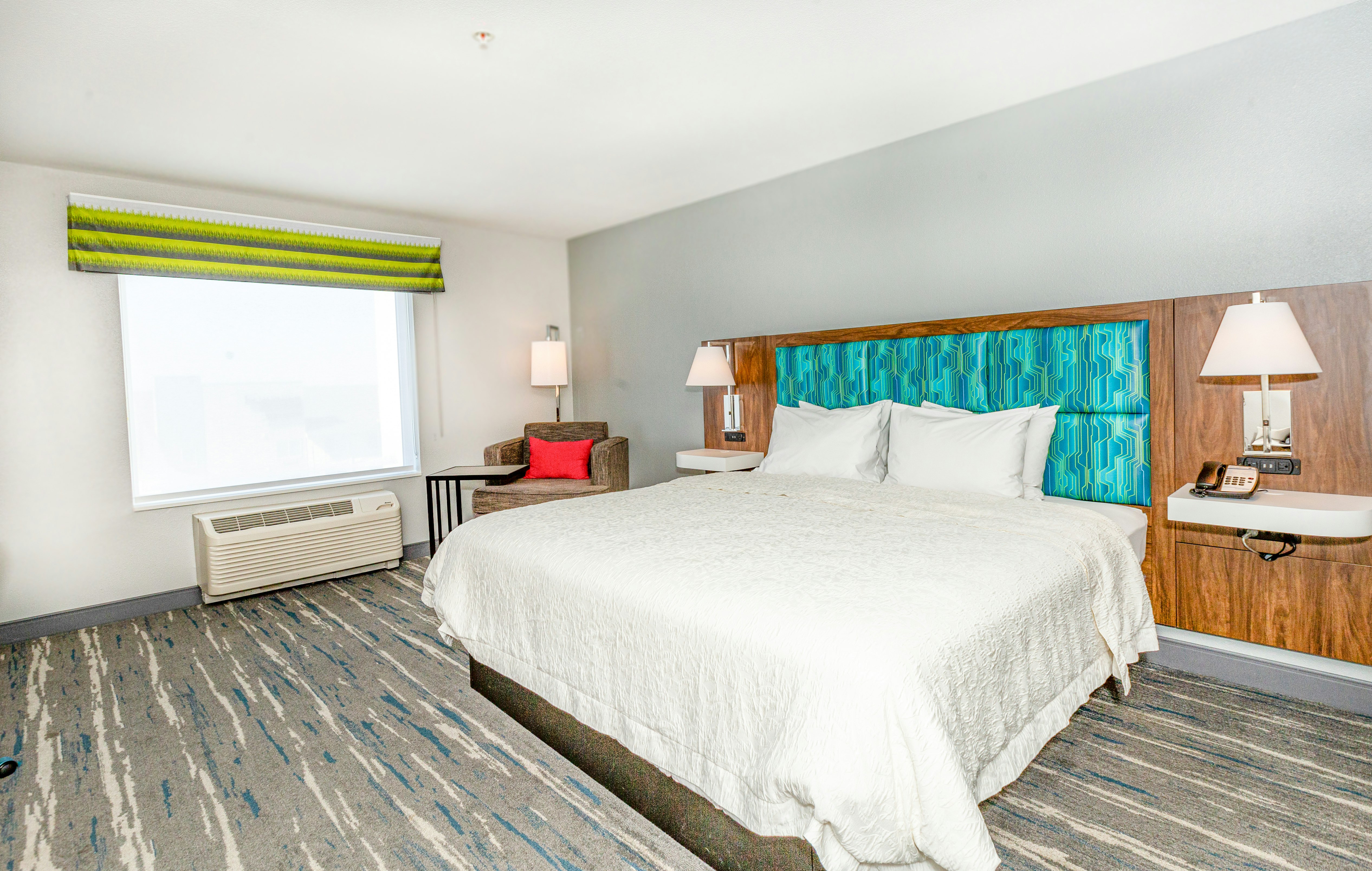 ROOM, KING BED